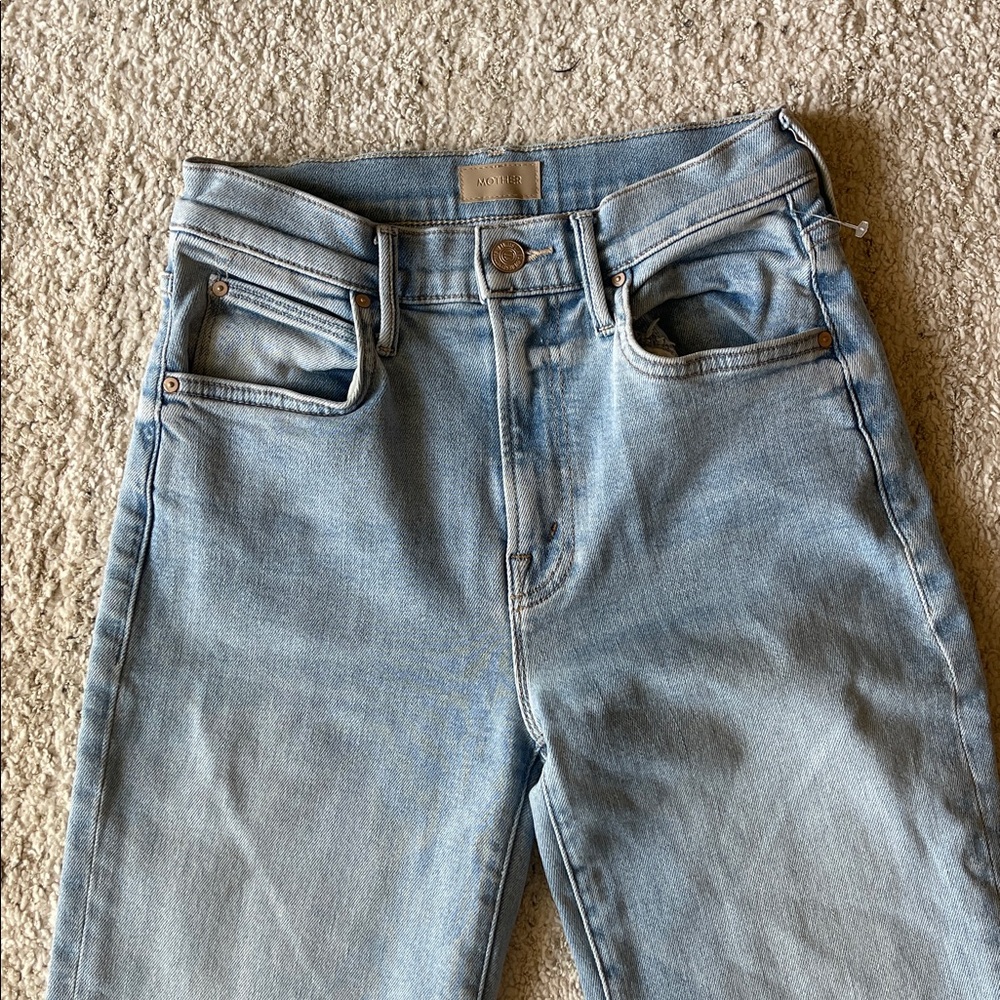 MOTHER Kick It Straight Leg Relaxed Jeans in Your Turn Light Wash Denim Size 24 - Picture 5 of 11